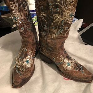 Western boots with Swarovski stones